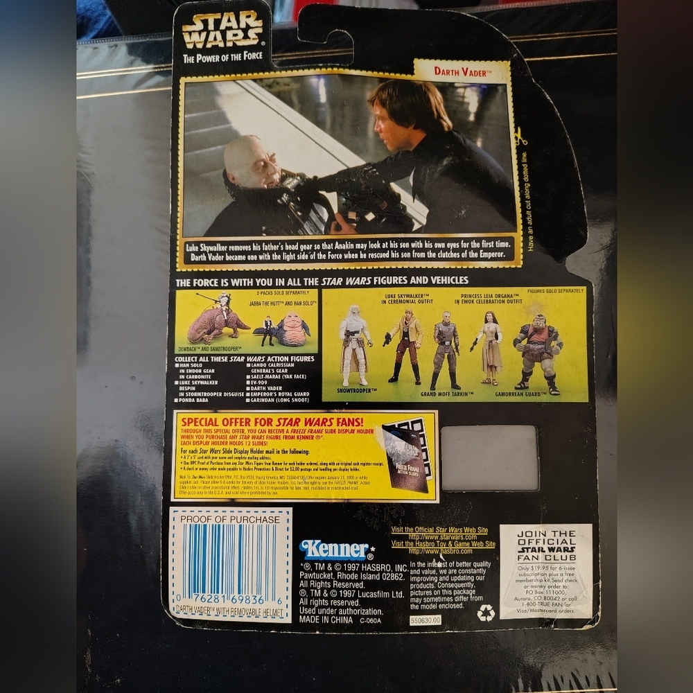 Kenner 1997 Star Wars POTF Darth Vader Removable Helmet Figure - Picture 4 of 6